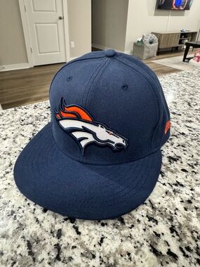 Denver Broncos Navy fitted Hat with Team Logo